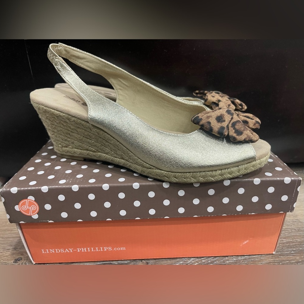 Lindsay Phillips white Gold Wedge Espadrille Sandals with Leopard Accent,Size 10